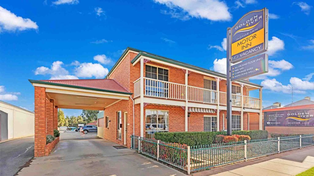 Golden River Motor Inn Moama entrance
